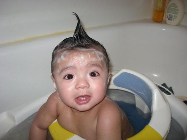 http://i1127.photobucket.com/albums/l624/jexgill/Baby%20Bath%20Time/baby-bath-time01.jpg