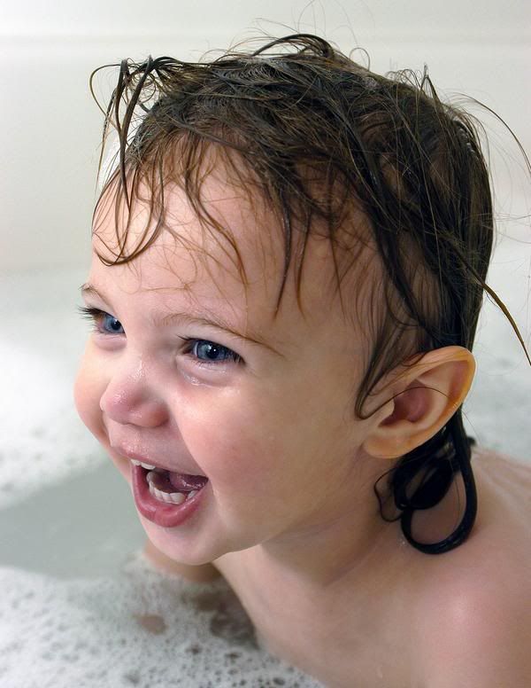 http://i1127.photobucket.com/albums/l624/jexgill/Baby%20Bath%20Time/baby-bath-time13.jpg