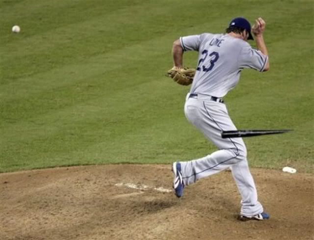 http://i1127.photobucket.com/albums/l624/jexgill/Baseball%20Flubs/baseball_flubs_640_07.jpg