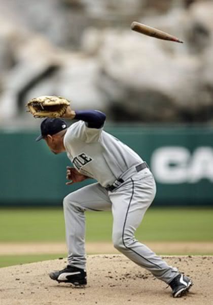 http://i1127.photobucket.com/albums/l624/jexgill/Baseball%20Flubs/baseball_flubs_640_08.jpg