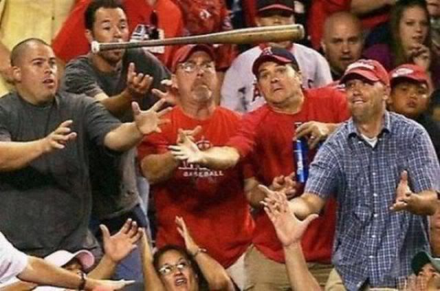 http://i1127.photobucket.com/albums/l624/jexgill/Baseball%20Flubs/baseball_flubs_640_09.jpg