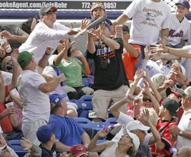 http://i1127.photobucket.com/albums/l624/jexgill/Baseball%20Flubs/baseball_flubs_640_10.jpg