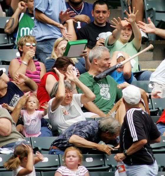 http://i1127.photobucket.com/albums/l624/jexgill/Baseball%20Flubs/baseball_flubs_640_18.jpg