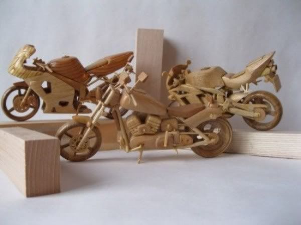 http://i1127.photobucket.com/albums/l624/jexgill/Bikes%20Made%20Out%20Of%20Wood/130.jpg