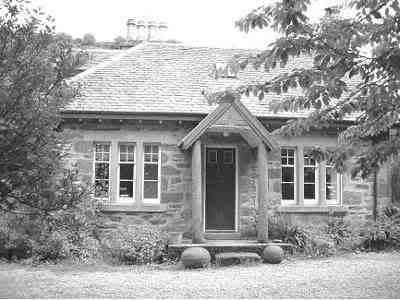 http://i1127.photobucket.com/albums/l624/jexgill/cottage-in-norfolk.jpg