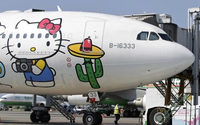 http://i1127.photobucket.com/albums/l624/jexgill/hello_kitty_aircrafts_launched_in_a-7.jpg