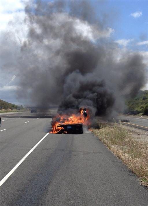 http://i1127.photobucket.com/albums/l624/jexgill/when_driving_a_lamborghini_goes_wrong_640_high_06.jpg