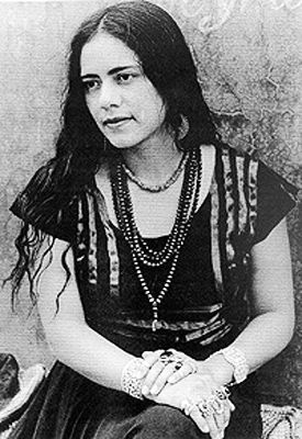 Front 2 - Lila Downs - Ofrenda [1994]