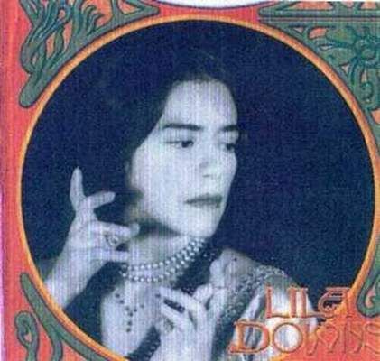 Front 4 - Lila Downs - Trazos (1998)