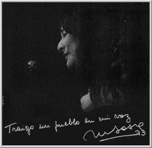 1 2096 - Mercedes Sosa - Traigo un pueblo en mi voz