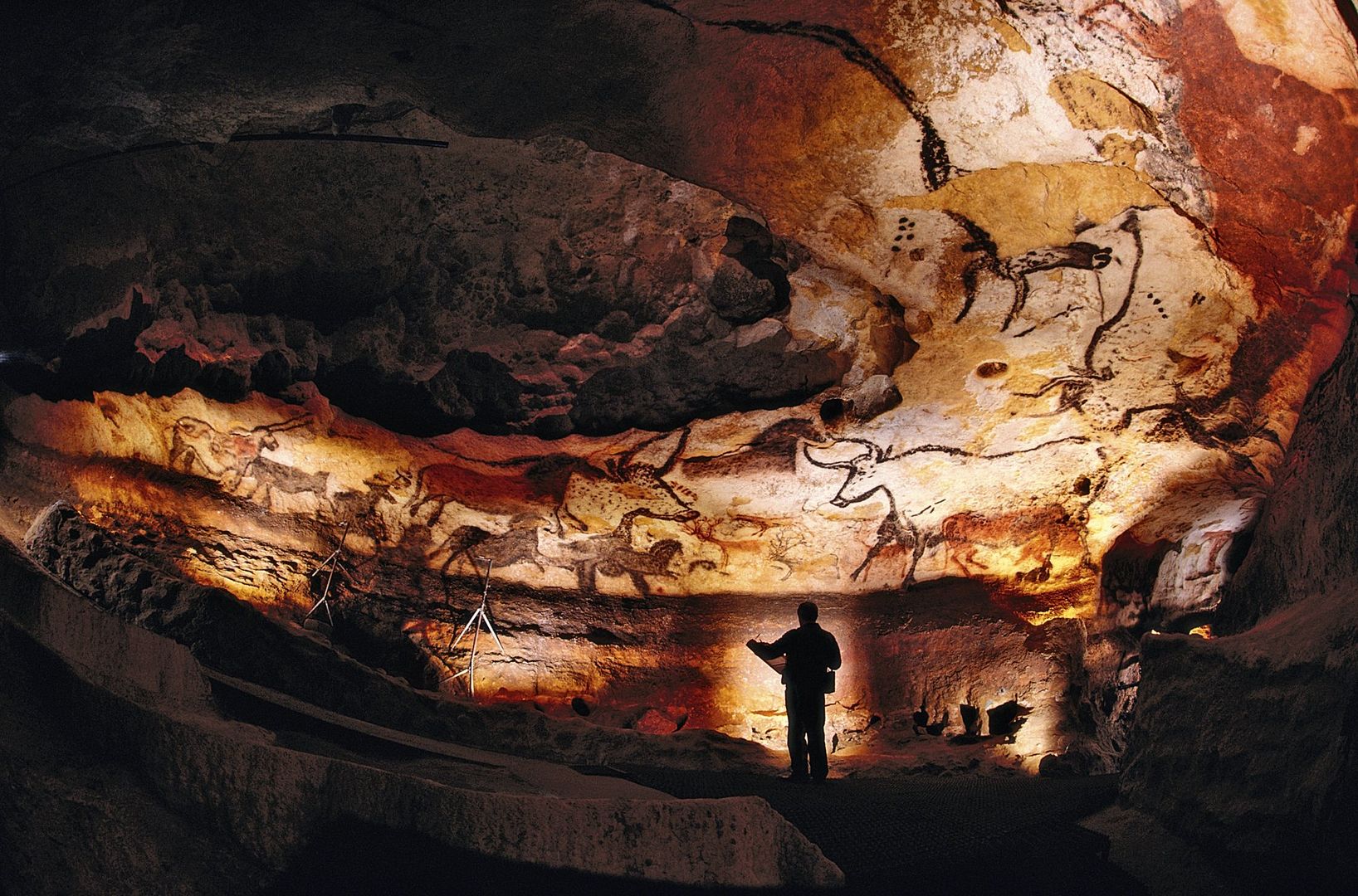  2000x1320 - Lascaux La Prehistoria del Arte (The Prehistory Of Art)