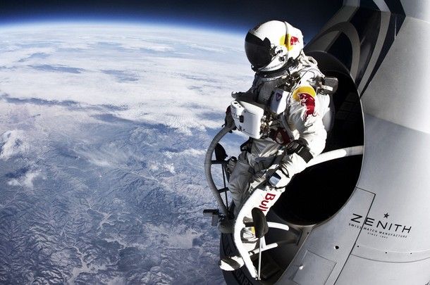 66336 standing on the edge ugua3tyjidoroz5v76c7zv3olhncurxrbvj6lwuht2ya6mzmafma 610x405 - Space Dive, el salto del siglo Tvrip Español (2012)