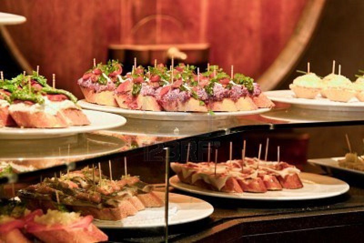 6122975 tapas cocina espanola barcelona cataluna espana europa horizontalmente enmarcado disparo - Cocina en tapas