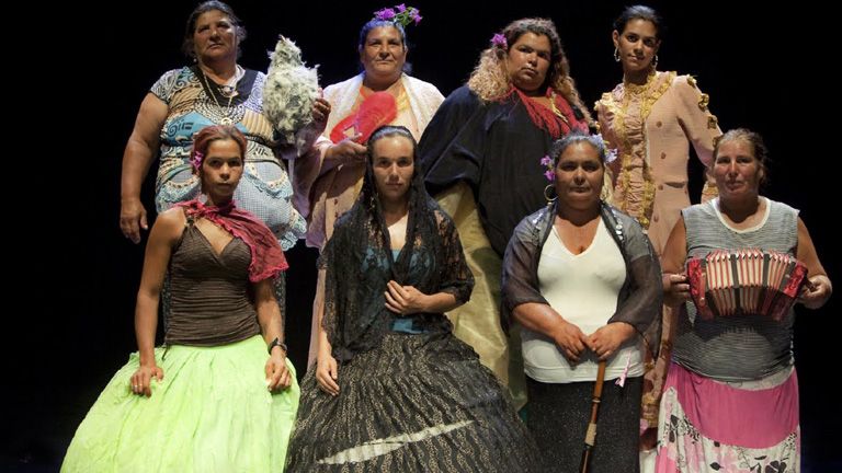 1324658186446 - Una casa para Bernarda Alba Tvrip Español