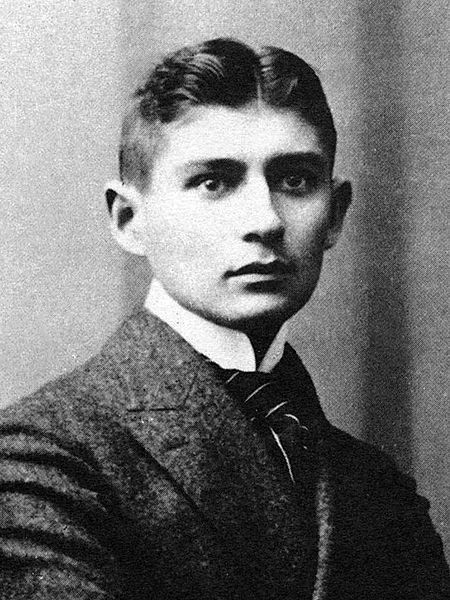 450px Kafka portrait - Kafka: 2 Libros