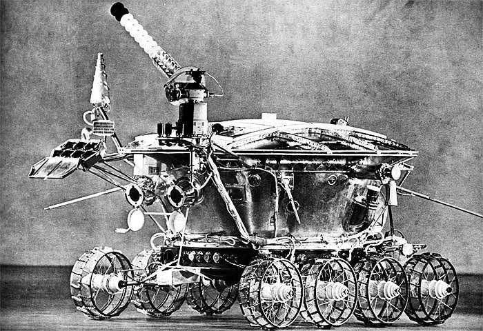656A 4A6B40EF - Un tanque en la Luna Tvrip Español