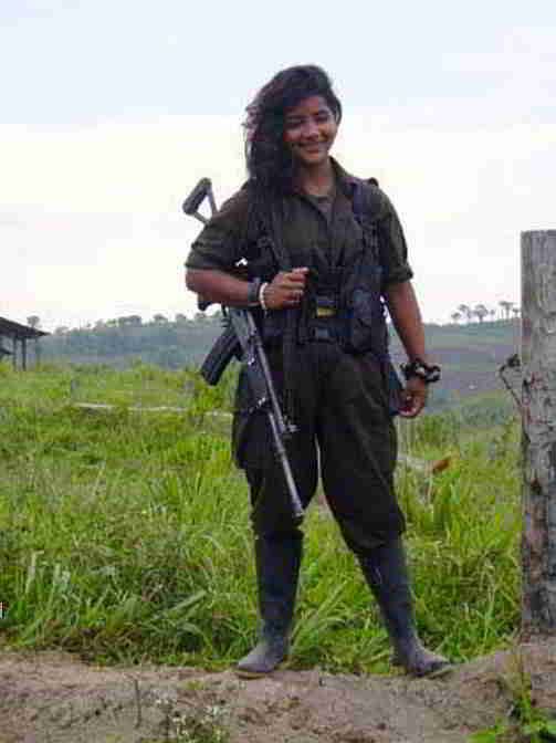 84991128 - Ser guerrillera en las FARC-EP