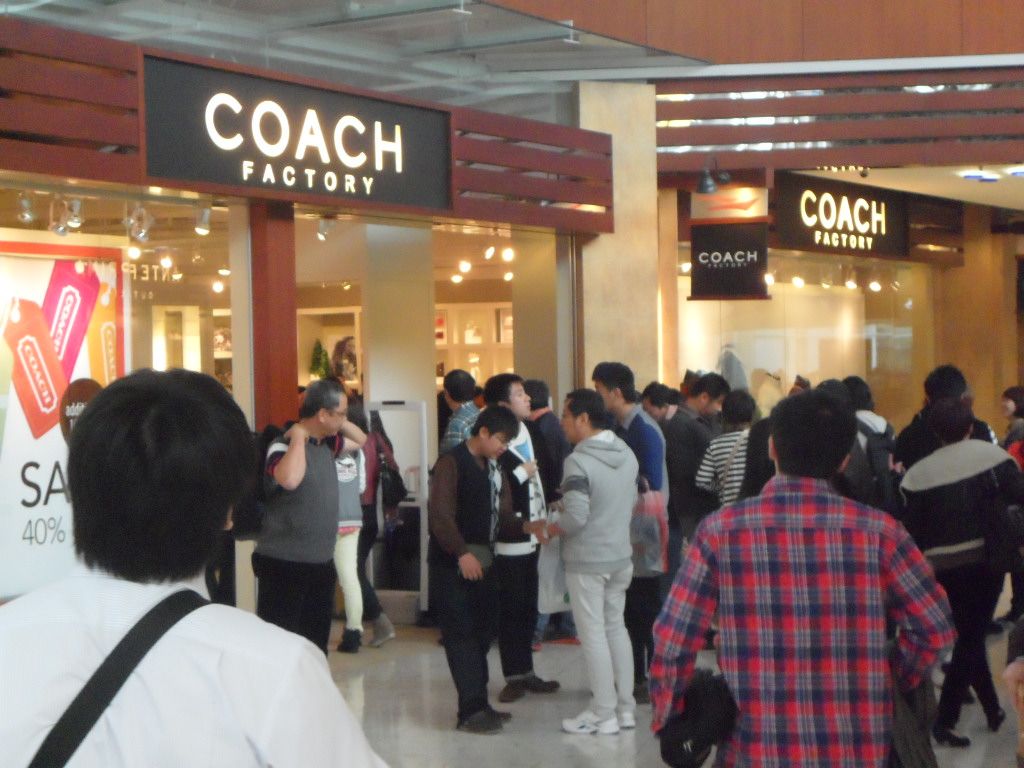Where to shop in Hong Kong? Citygate Outlets Tung Chung! – 2bearbear World Travel Blog: Travel ...