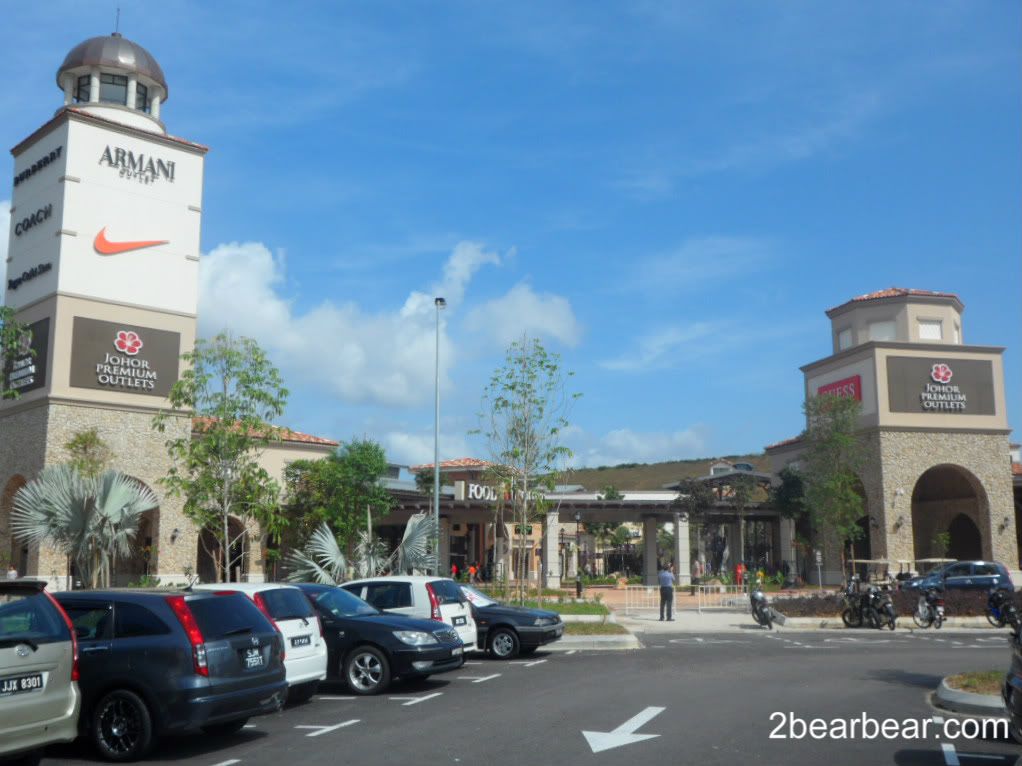 ugg store in woodbury commons