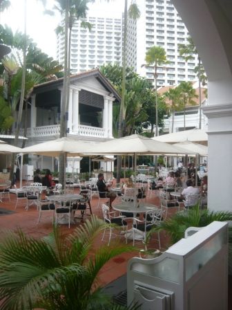 Al fresco dining at the Raffles Courtyard