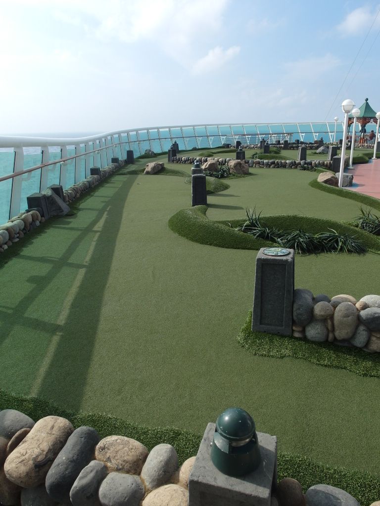 Mini Golf Course Mariner of the Seas