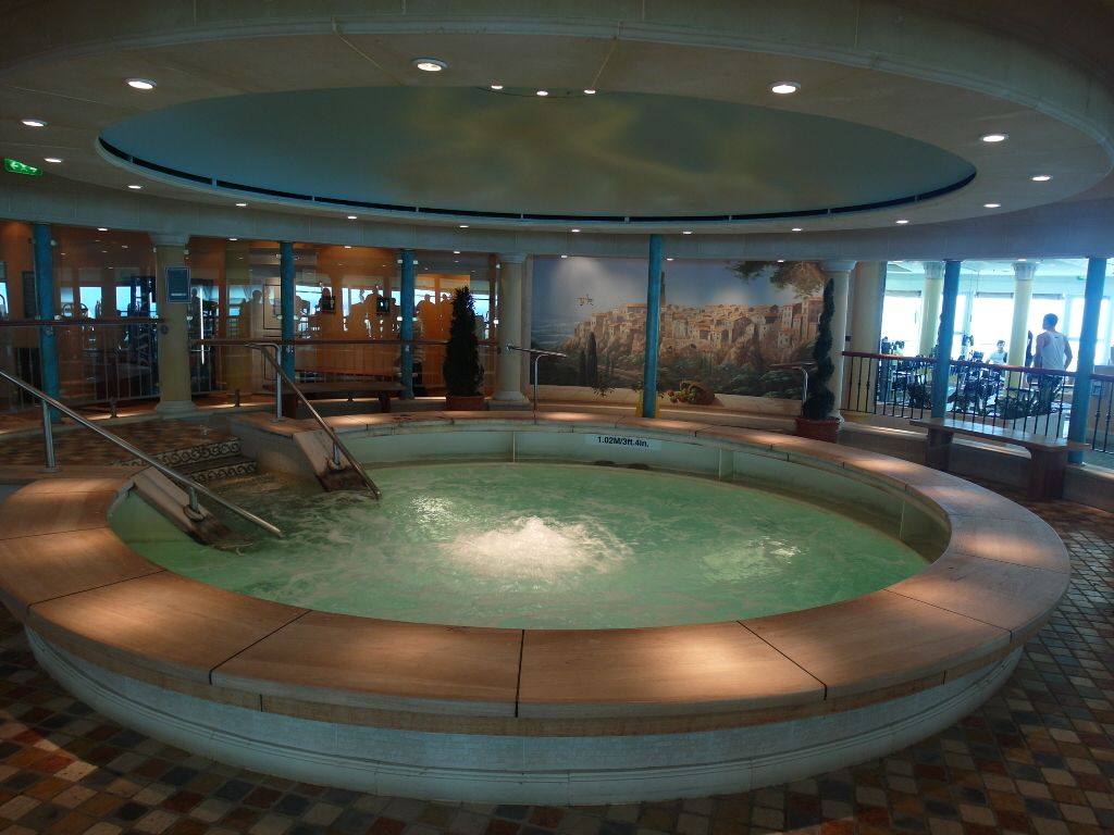 Whirlpool inside Fitness Centre (indoors), Mariner of the Seas Royal Caribbean Cruise