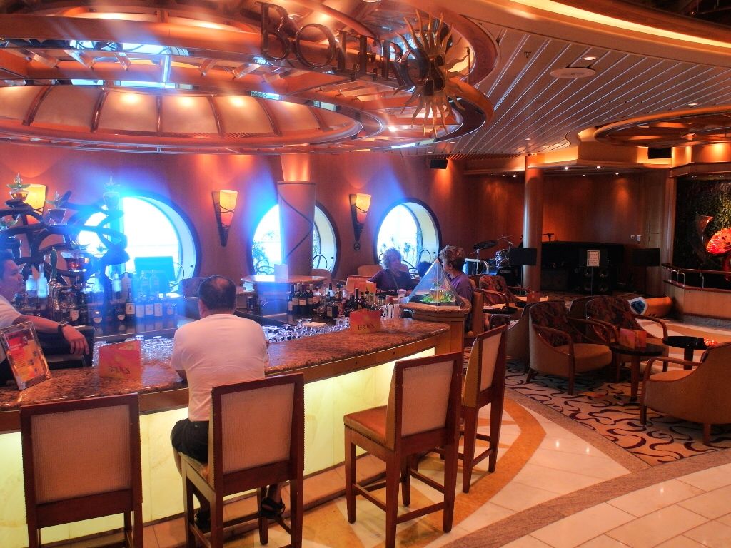 Boleros Lounge (Port Side)