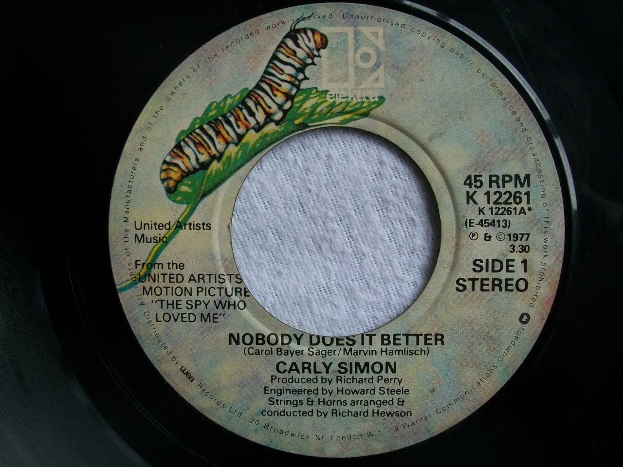 Carly Simon - Nobody Does It Better