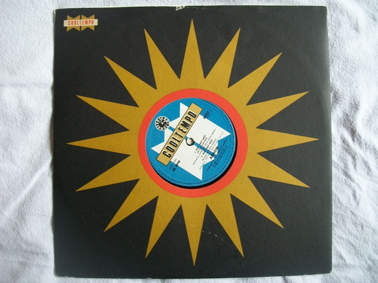 Arrow - Hot Hot Hot CD
