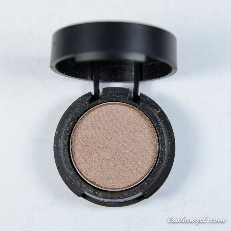 makeup_store_gold_cybershadow_swatch