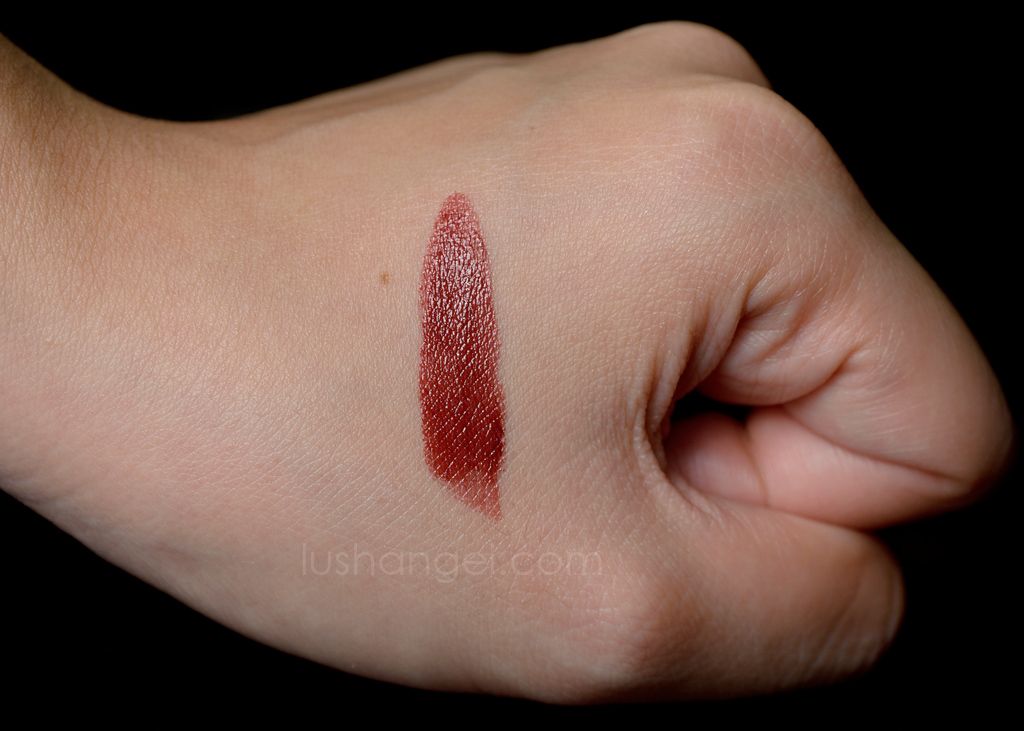 artdeco-berry-lipstick