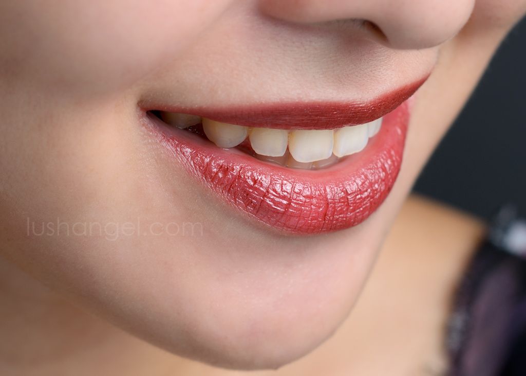 artdeco-dark-red-lipstick