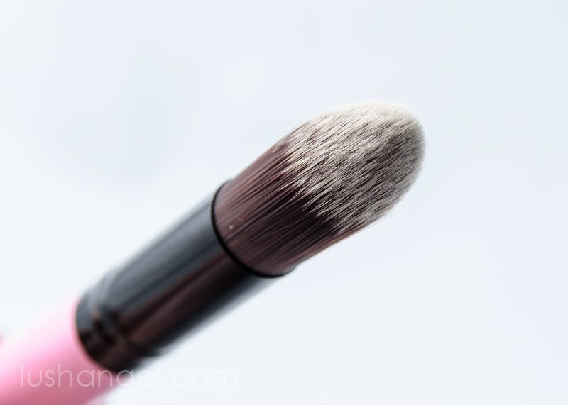 charm-pointed-foundation-brush-review