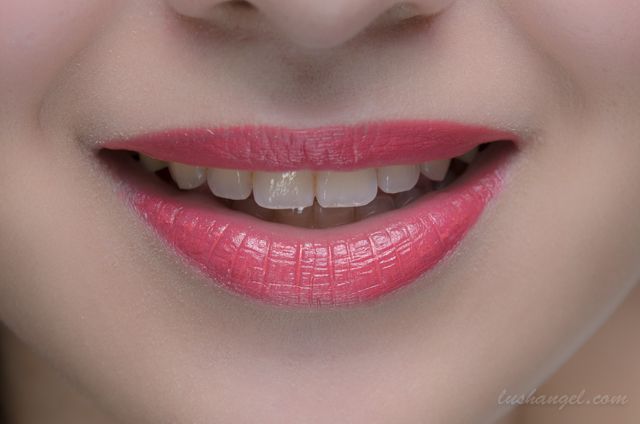 estee-lauder-coral-lipstick