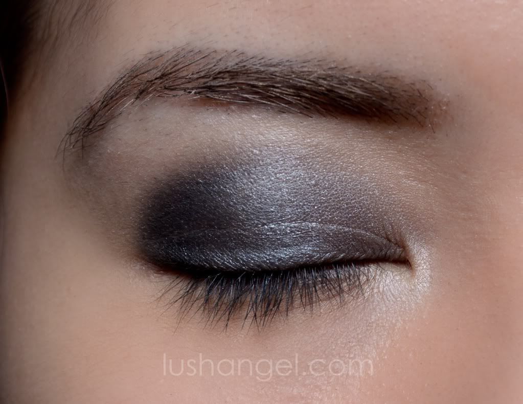 gray-eye-makeup-tutorial