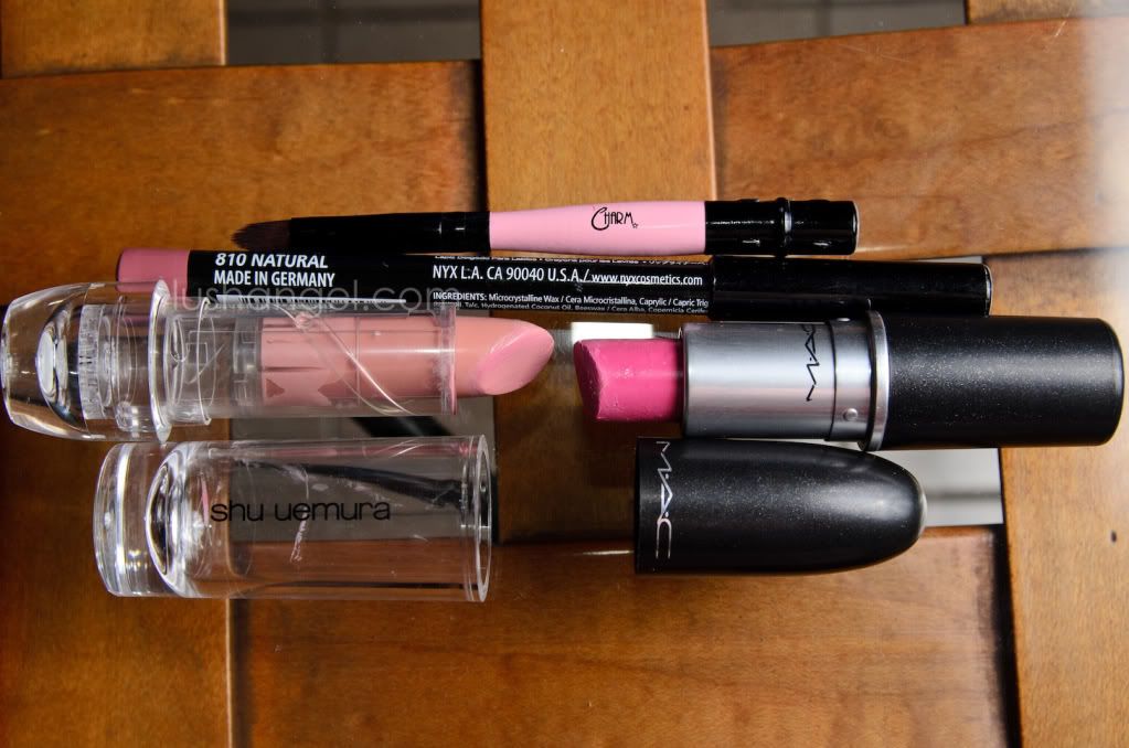 pale-pink-lipstick