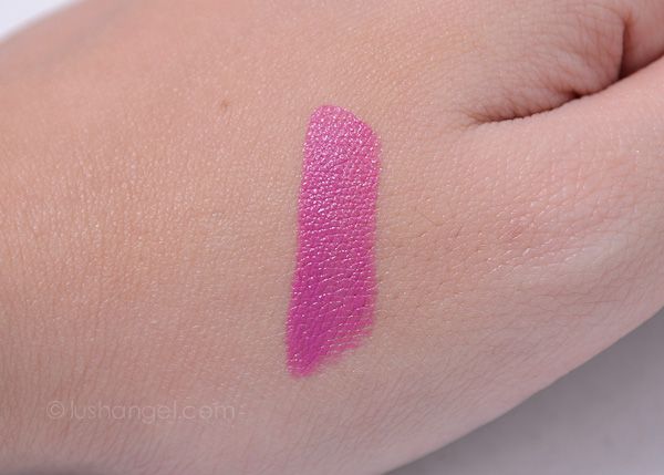 shiseido-fuschia-lipstick