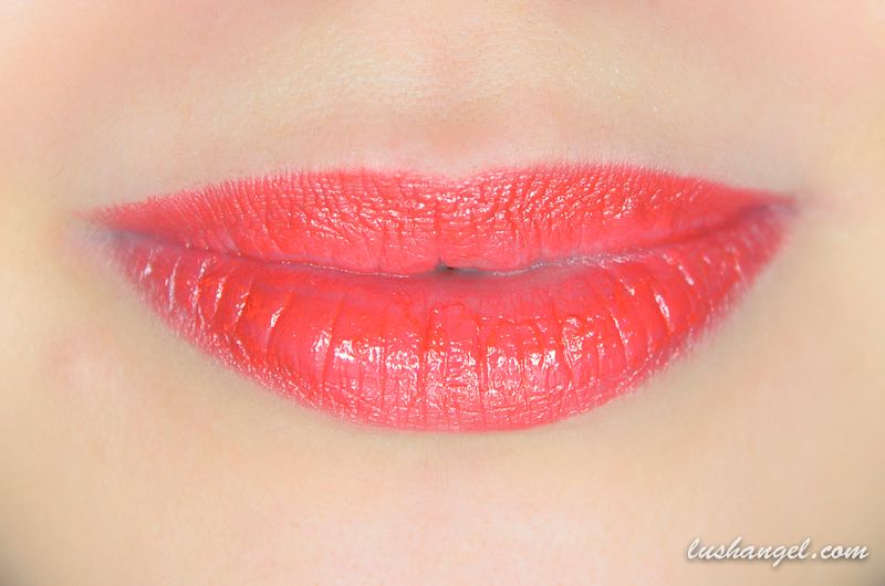 t-leclerc-charm-lipstick-swatch