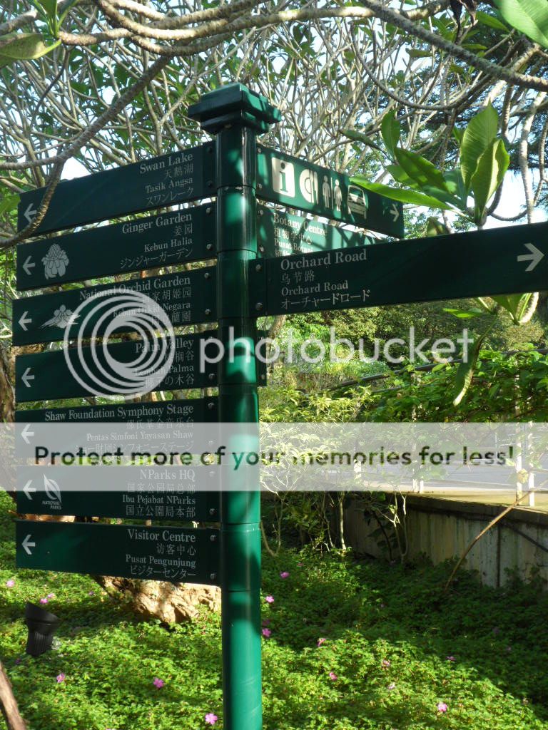  Directional signs in the Singapore Botanical Gardens