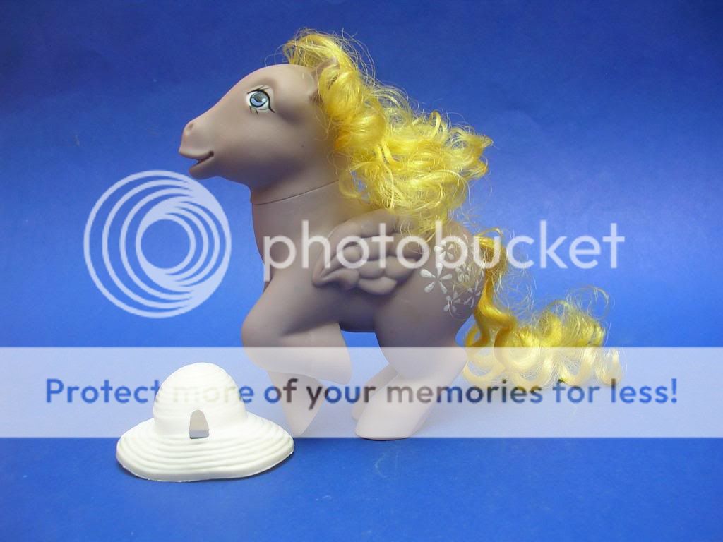 PERUVINTAGE MY LITTLE PONY,PEGASUS BLOSSOM BY BASA.1983  